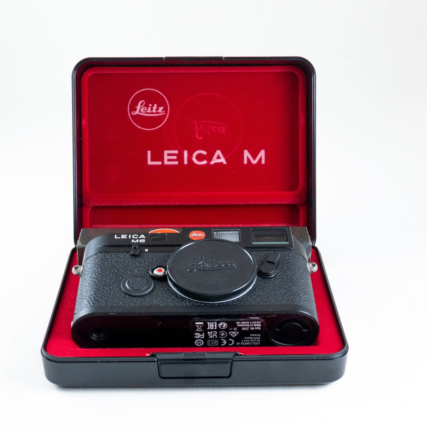 Pre-Owned Leica Cameras