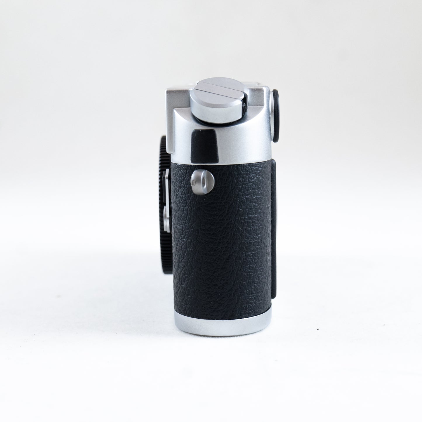 Pre-Owned Leica M6 Silver .72 #2002801