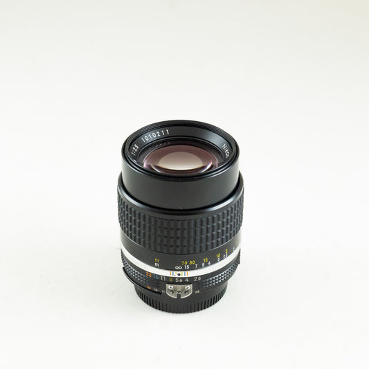 Pre-Owned Nikon 105mm f2.5 AIS Nikkor #1010211